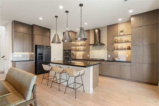 10125 Sequoia Glen Avenue, Las Vegas, NV 89166