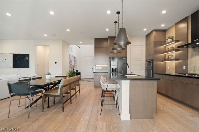 10125 Sequoia Glen Avenue, Las Vegas, NV 89166