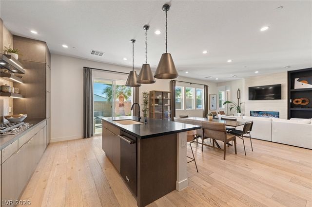10125 Sequoia Glen Avenue, Las Vegas, NV 89166