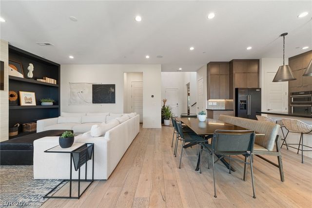 10125 Sequoia Glen Avenue, Las Vegas, NV 89166