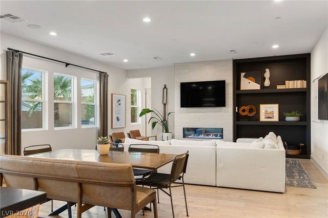 10125 Sequoia Glen Avenue, Las Vegas, NV 89166