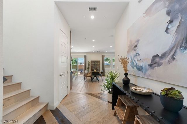 10125 Sequoia Glen Avenue, Las Vegas, NV 89166