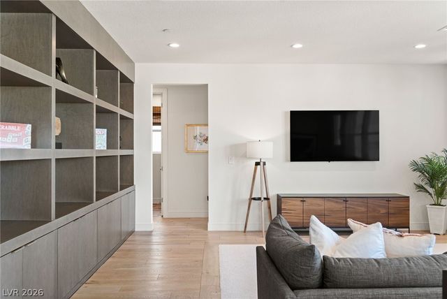 10125 Sequoia Glen Avenue, Las Vegas, NV 89166