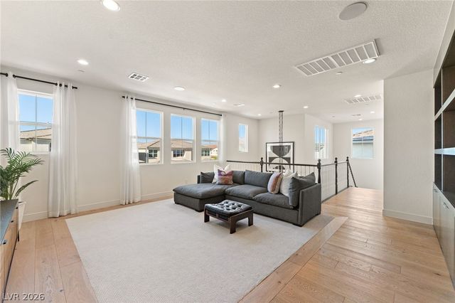 10125 Sequoia Glen Avenue, Las Vegas, NV 89166