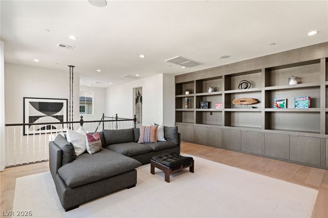 10125 Sequoia Glen Avenue, Las Vegas, NV 89166
