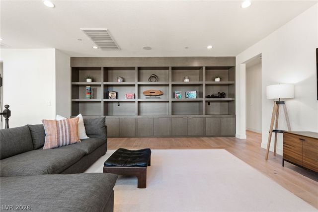 10125 Sequoia Glen Avenue, Las Vegas, NV 89166