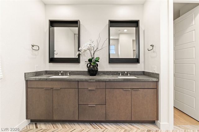 10125 Sequoia Glen Avenue, Las Vegas, NV 89166