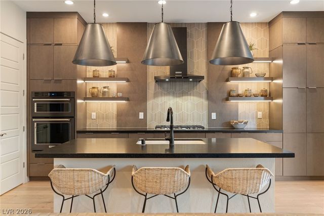 10125 Sequoia Glen Avenue, Las Vegas, NV 89166