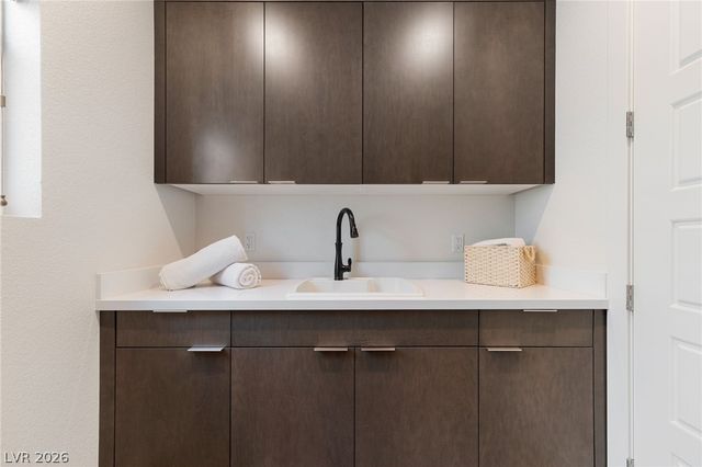 10125 Sequoia Glen Avenue, Las Vegas, NV 89166