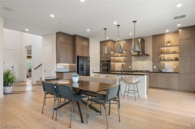 10125 Sequoia Glen Avenue, Las Vegas, NV 89166