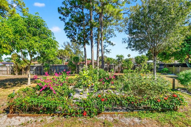 1120 Cameo Circle, West Palm Beach, FL 33417