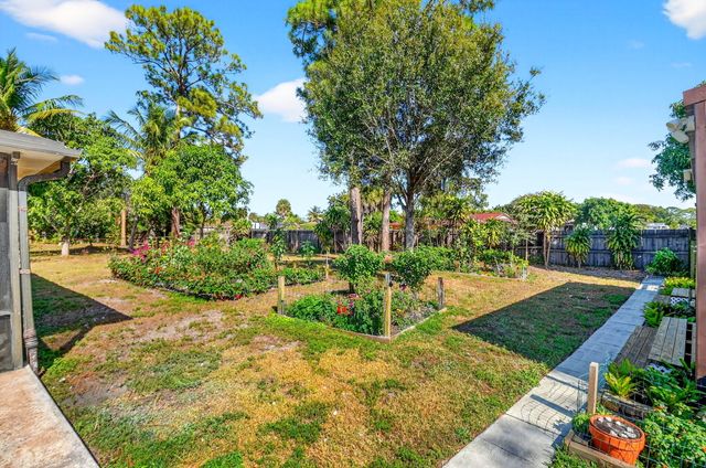 1120 Cameo Circle, West Palm Beach, FL 33417