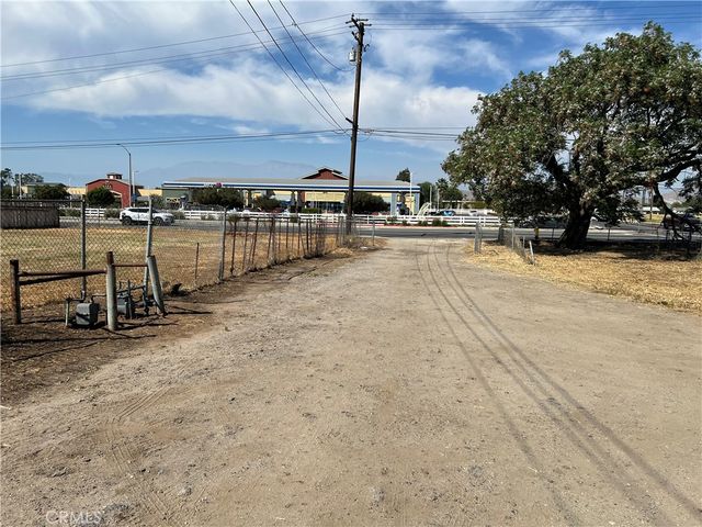 9206 Limonite, Jurupa Valley, CA 92509