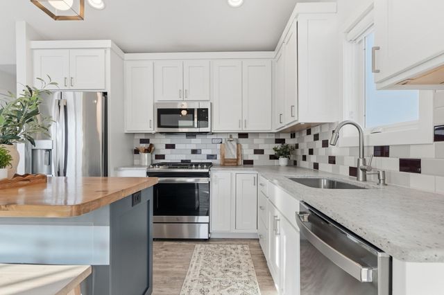 2008 Lakepark Avenue, Alexandria, MN 56308