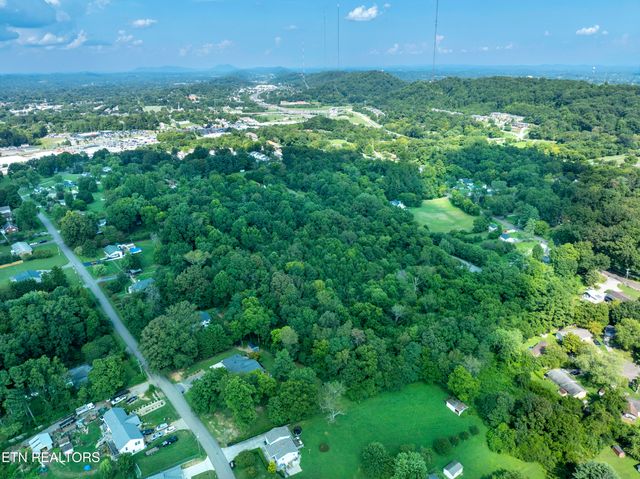 1411 NW Michaels Lane, Knoxville, TN 37912