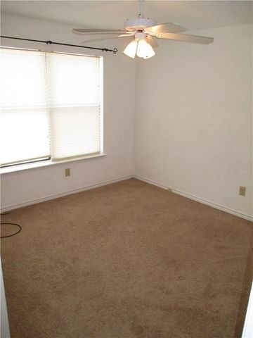 2101 Churchill Downs Drive, Arlington, TX 76017