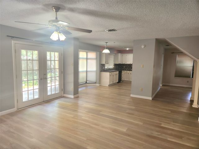 2101 Churchill Downs Drive, Arlington, TX 76017