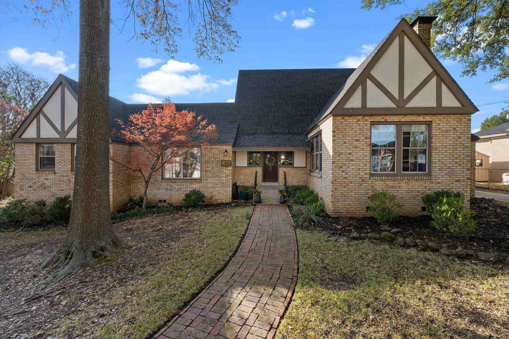 200 Riggs Circle, Marshall, TX 75670