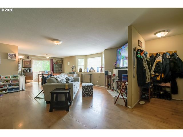 1125 W 35TH Way, Vancouver, WA 98660