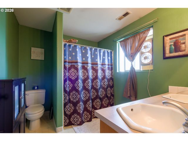 1125 W 35TH Way, Vancouver, WA 98660