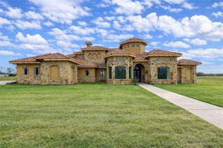 903 Chenango Drive, Angleton, TX 77515