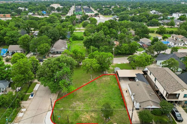 3305 Brantley Street, Dallas, TX 75212