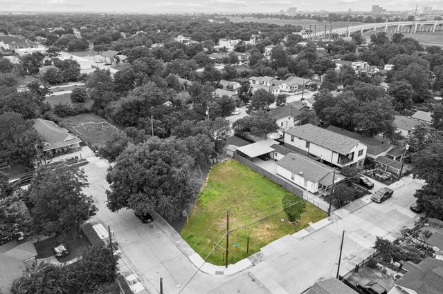 3305 Brantley Street, Dallas, TX 75212