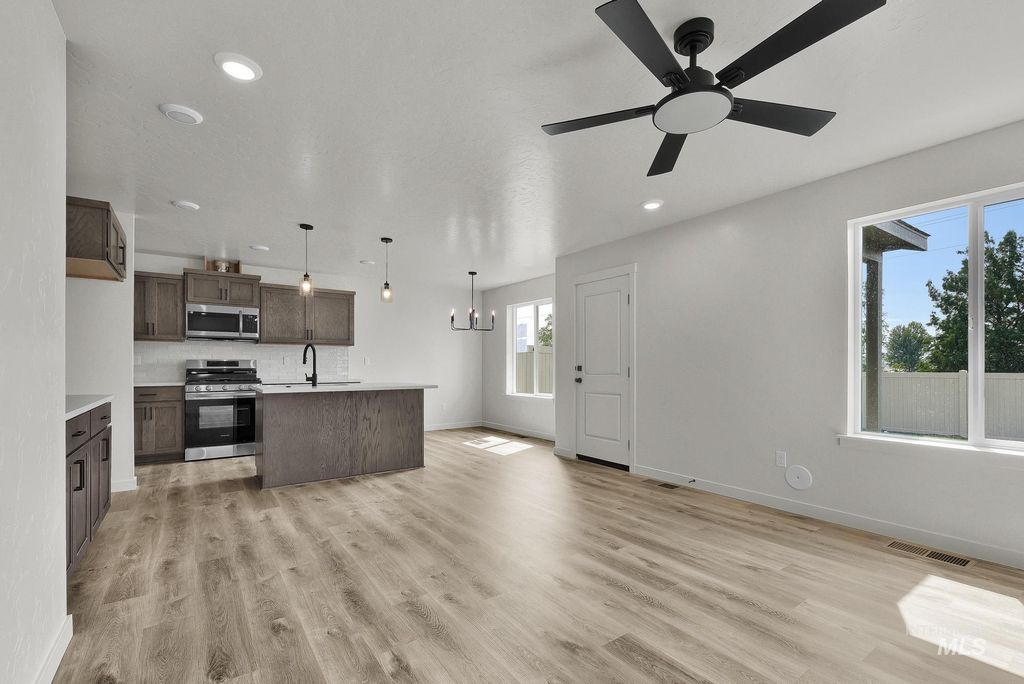 375 & 365 N 18th St., Payette, ID 83661 photo 4