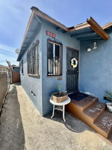 904 E Stockton, Compton, CA 90221