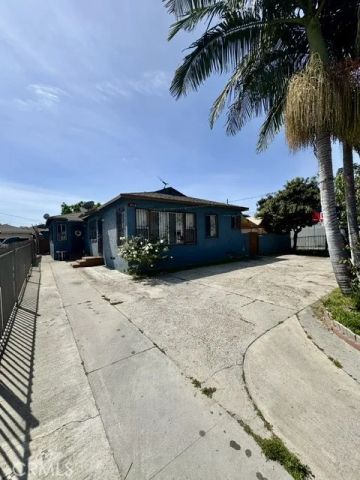 904 E Stockton, Compton, CA 90221