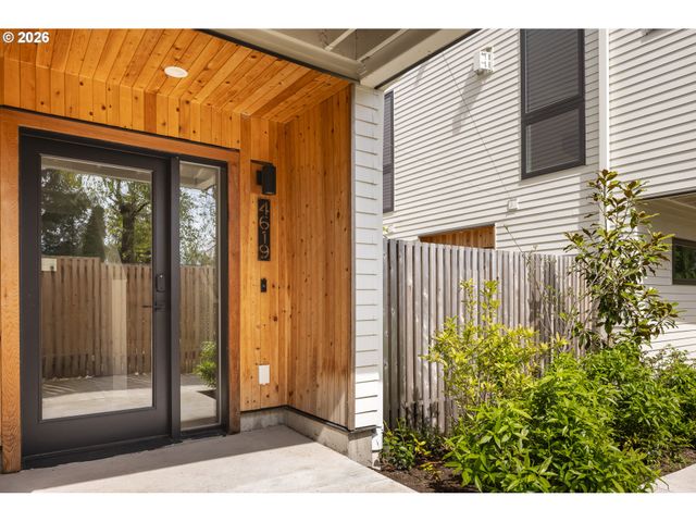 4619 N CAMPBELL Ave 8, Portland, OR 97217