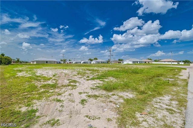 2916 Skyline BLVD, Cape Coral, FL 33914