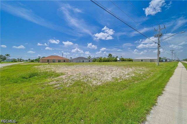 2916 Skyline BLVD, Cape Coral, FL 33914