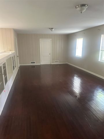 701 Hulme Street, Bowie, TX 76230
