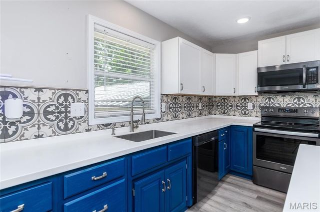 1718 Sanders Road, Waynesville, MO 65583