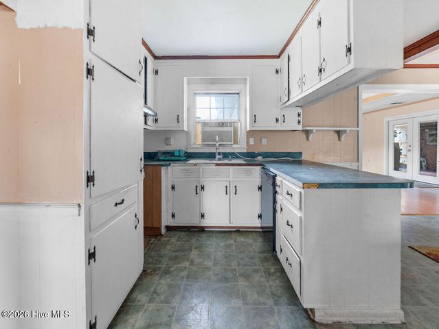 452 Mirror Lake Road, Salisbury, NC 28146