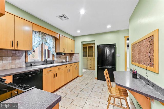 1219 SCOTT DR, Coatesville, PA 19320
