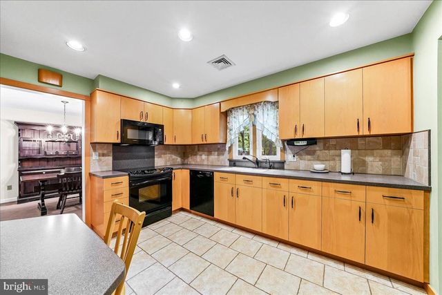 1219 SCOTT DR, Coatesville, PA 19320
