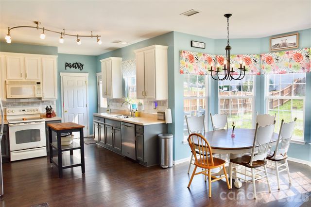 9007 Goldfields Drive, Charlotte, NC 28227