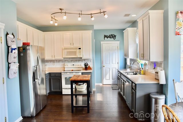 9007 Goldfields Drive, Charlotte, NC 28227