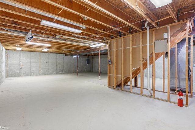 149 Creekwood Circle, Linden, MI 48451