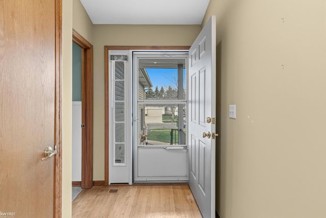 149 Creekwood Circle, Linden, MI 48451