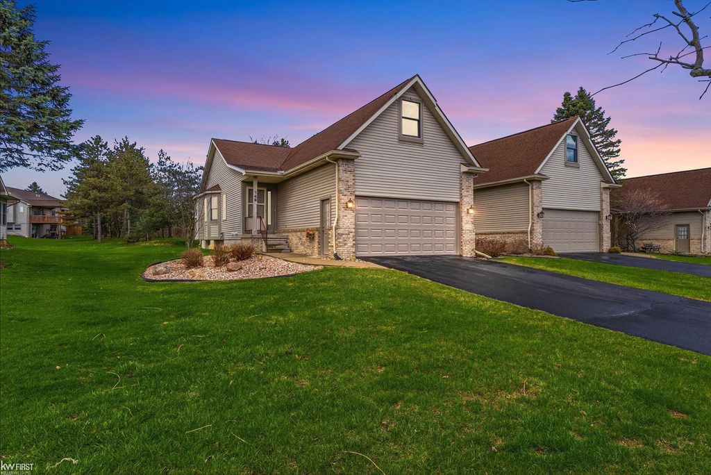 149 Creekwood Circle, Linden, MI 48451