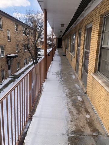 3529 S Harlem Avenue 11, Berwyn, IL 60402