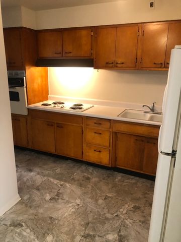 3529 S Harlem Avenue 11, Berwyn, IL 60402