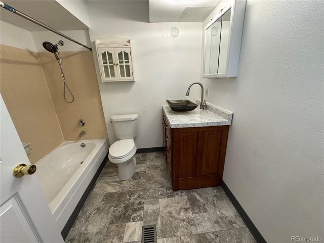 992 S Dearborn Way 7, Aurora, CO 80012