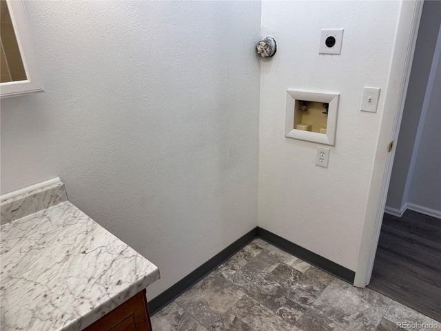 992 S Dearborn Way 7, Aurora, CO 80012