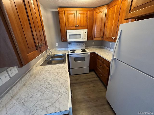 992 S Dearborn Way 7, Aurora, CO 80012