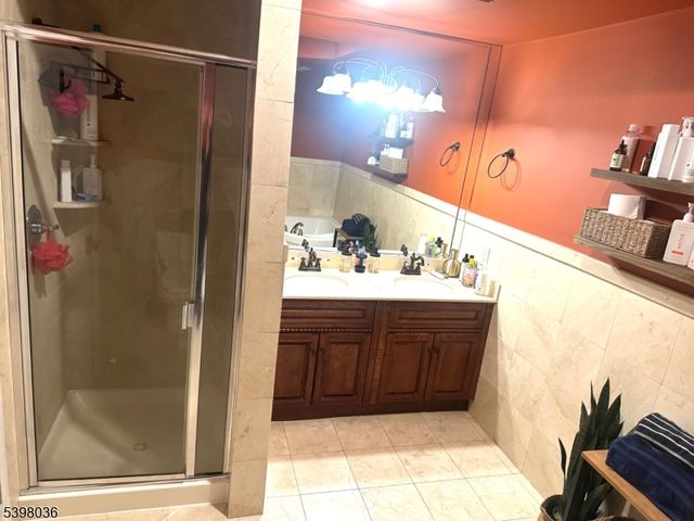 411 Chestnut St 2D, Newark City, NJ 07105