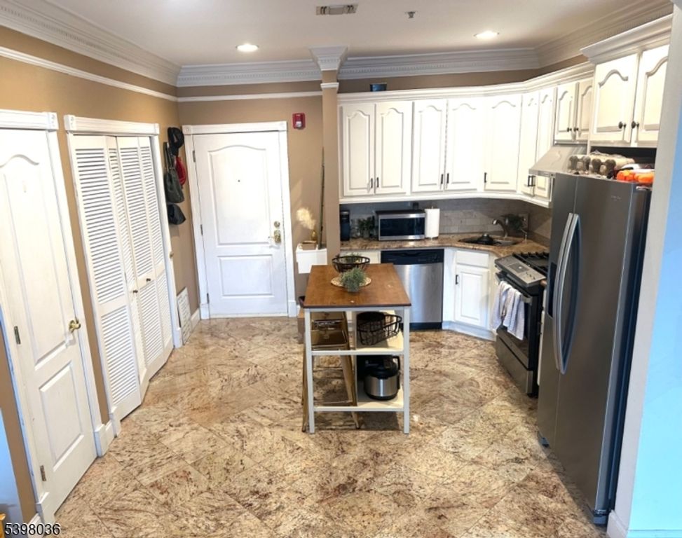 411 Chestnut St 2D, Newark City, NJ 07105